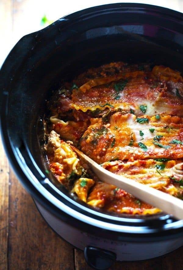 Super Easy Skinny Veggie Crockpot Lasagna - a handful of simple ingredients for a healthy family dinner. | https://be-fit.today