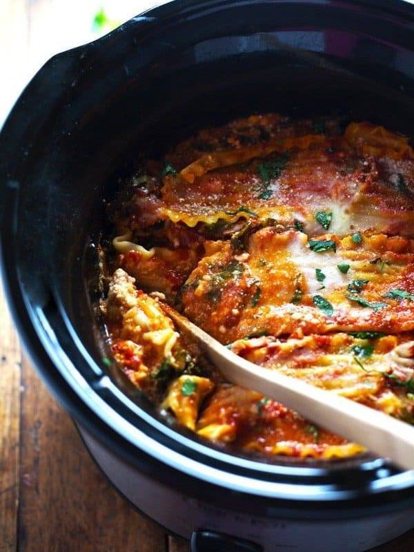 Super Easy Skinny Veggie Crockpot Lasagna - a handful of simple ingredients for a healthy family dinner. | https://be-fit.today